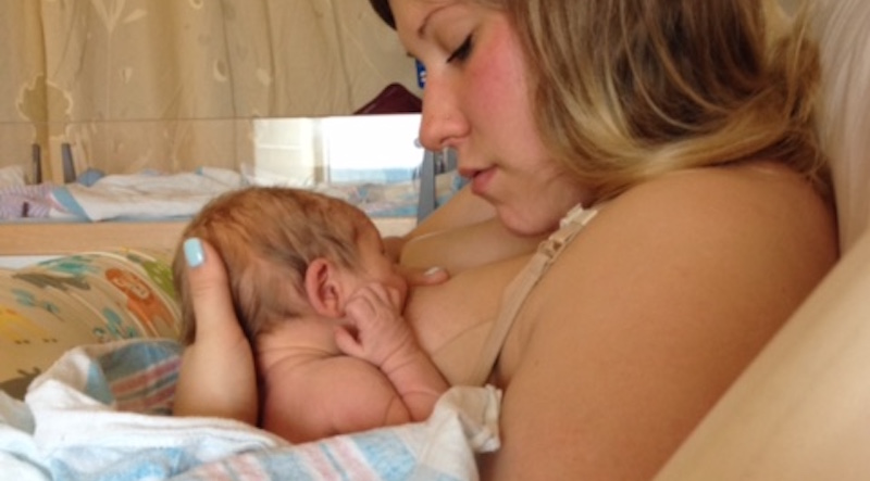 new mom breastfeeding baby won't latch blanket chair